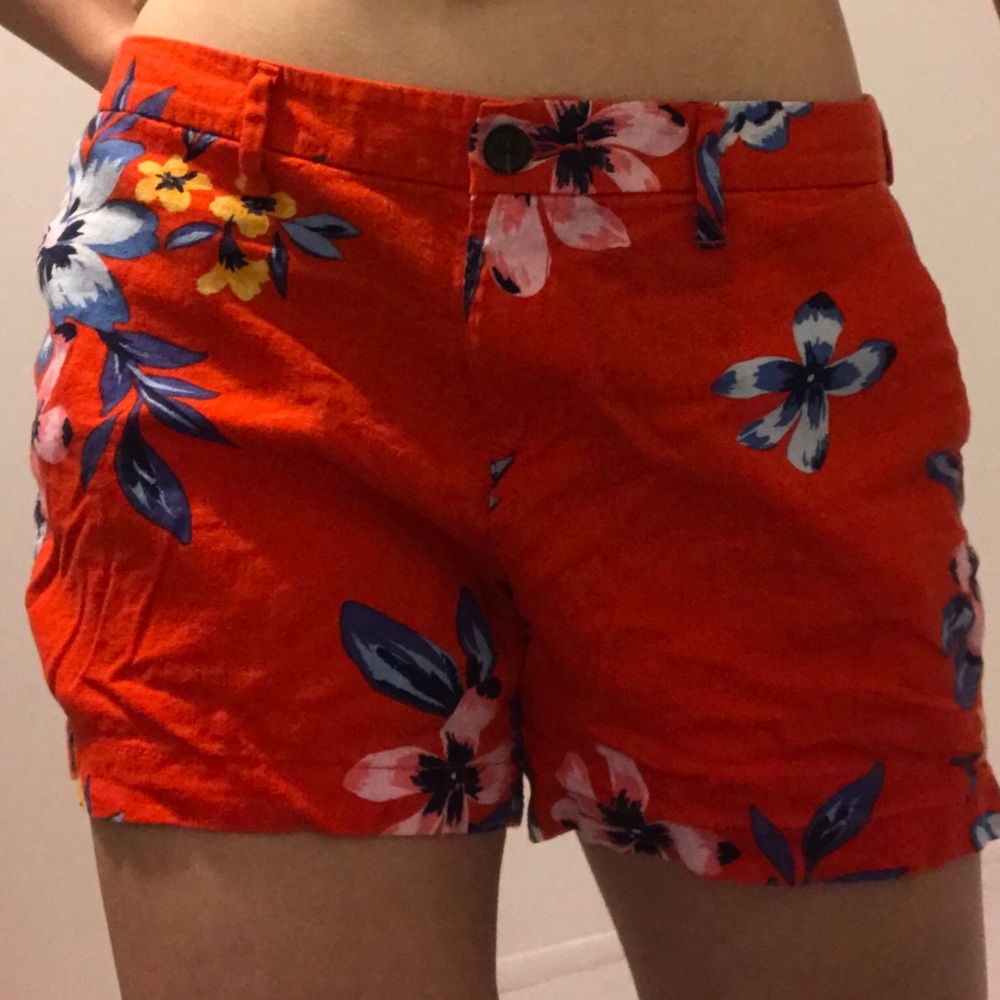 Old Navy Red Floral Everyday Short